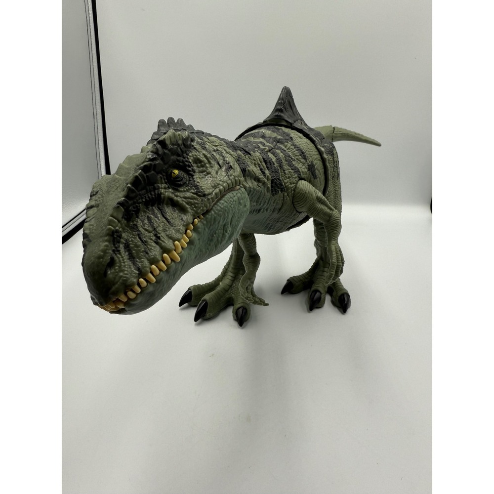 Jurassic World Dominion Giganotosaurus Strike N Roar Dinosaur Action Figure